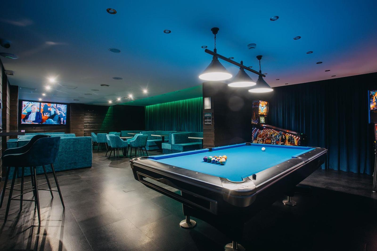 Green Mountain 5* Hotel Karpacz Bagian luar foto The Billiard Room