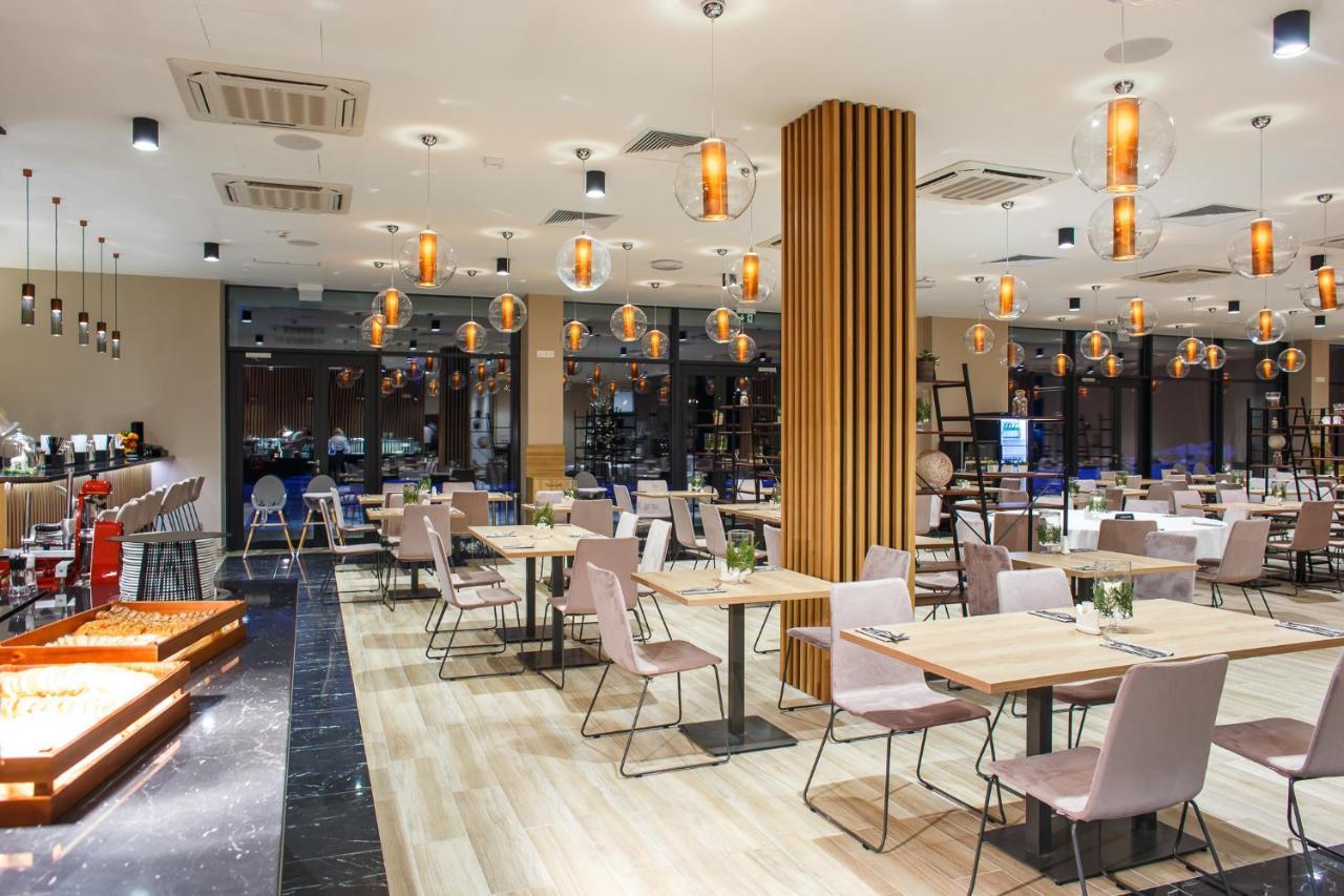 Green Mountain 5* Hotel Karpacz Bagian luar foto The interior of the restaurant