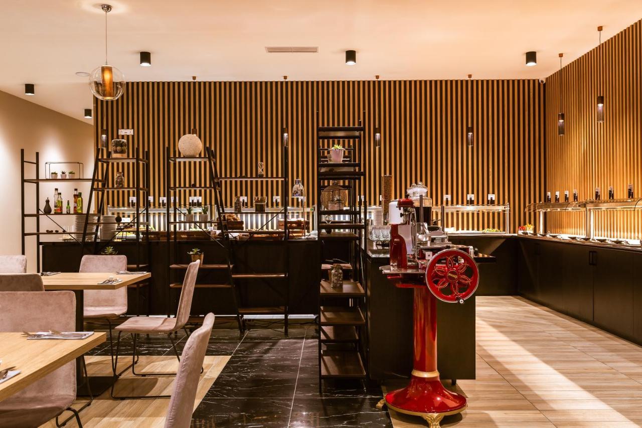 Green Mountain 5* Hotel Karpacz Bagian luar foto The restaurant